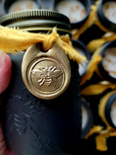 Load image into Gallery viewer, Bee Charmer Candles