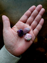 Load image into Gallery viewer, Love Stone Crystals