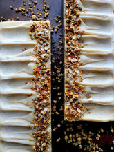 Load image into Gallery viewer, Oatmeal &amp; Bee Pollen Soap
